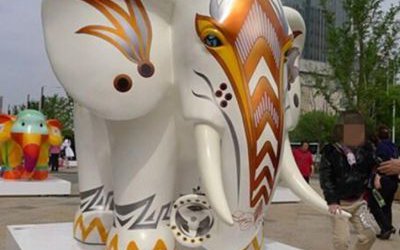 廣場創(chuàng)意玻璃鋼彩繪景觀大象雕塑