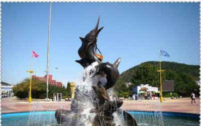 廣場(chǎng)戶外海豚玻璃鋼仿銅噴泉雕塑