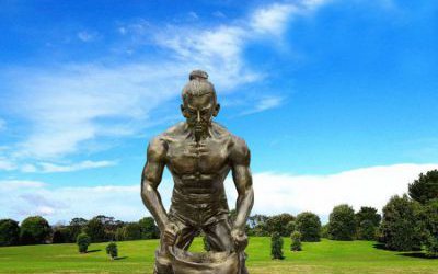 廣場(chǎng)收麥子仿古老人玻璃鋼雕塑