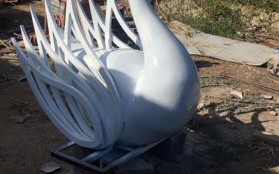 景區(qū)創(chuàng)意玻璃鋼白天鵝雕塑