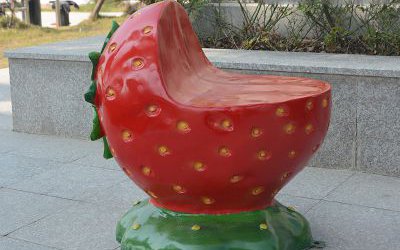 公園景區(qū)玻璃鋼創(chuàng)意草莓雕塑
