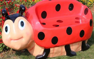 公園創(chuàng)意玻璃鋼彩繪卡通瓢蟲座椅雕塑