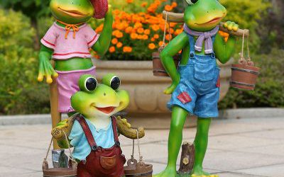 景區(qū)公園玻璃鋼開(kāi)通彩繪青蛙雕塑