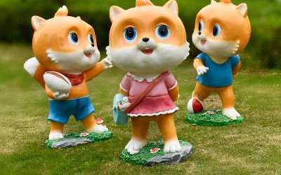 公園景區(qū)玻璃鋼卡通彩繪松鼠雕塑