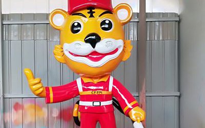 公園景區(qū)玻璃鋼卡通彩繪老虎雕塑