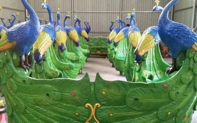 景區(qū)大型仿真玻璃鋼彩繪孔雀雕塑