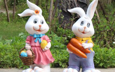 公園路邊玻璃鋼彩繪卡通兔子雕塑