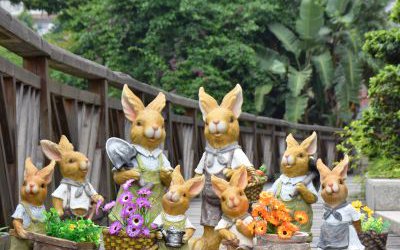 城市街道玻璃鋼彩繪仿真動(dòng)物兔子雕塑