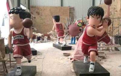 公園擺放全民健身卡通打籃球人物玻璃鋼雕塑