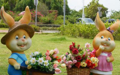 可愛(ài)卡通玻璃鋼戶(hù)外草坪裝飾品擺件兔子雕塑