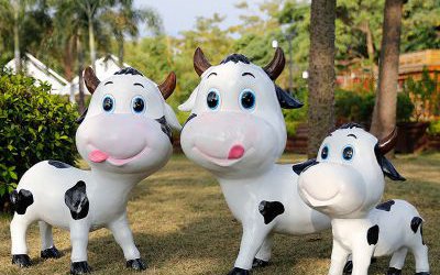 公園農(nóng)場(chǎng)呆萌卡通玻璃鋼牛雕塑