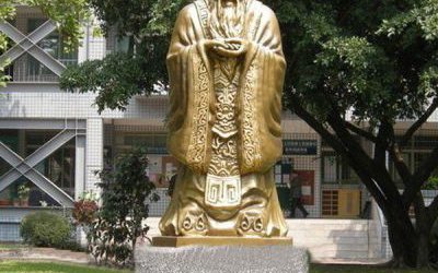 校園名人玻璃仿銅站立的孔子雕塑