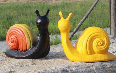 戶外游樂場(chǎng)擺放的玻璃鋼卡通蝸牛雕塑