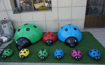 公園擺放的玻璃鋼卡通仿真動(dòng)物瓢蟲雕塑