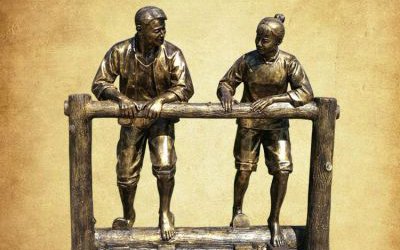 景區(qū)廣場(chǎng)農(nóng)耕文化踩水車(chē)人物玻璃鋼仿銅雕塑