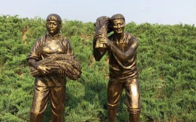 民俗農(nóng)場(chǎng)秋收抱麥子人物玻璃鋼仿銅雕塑