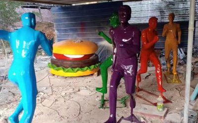 玻璃鋼彩繪運(yùn)動(dòng)員跑步人物雕塑