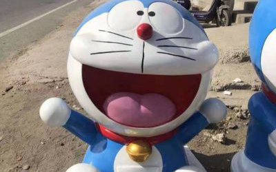 商場公園玻璃鋼彩繪機(jī)器貓哆啦A夢雕塑