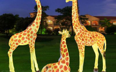 照明玻璃鋼戶(hù)外草坪廣場(chǎng)長(zhǎng)頸鹿雕塑