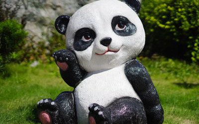 商店景區(qū)別墅卡通舉手打招呼熊貓玻璃鋼雕塑