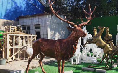 公園景區(qū)玻璃鋼仿銅戶(hù)外大型梅花鹿雕塑