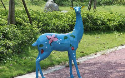 公園景區(qū)玻璃鋼彩繪藍色鹿雕塑