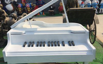 玻璃鋼仿真鋼琴雕塑商場(chǎng)公園大型戶(hù)外美陳裝飾品擺件