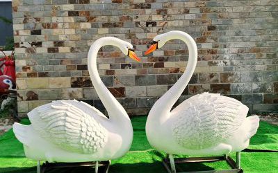 公園愛(ài)心造型玻璃鋼仿真動(dòng)物天鵝雕塑