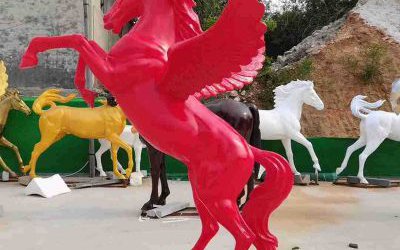 城市廣場(chǎng)玻璃鋼大型彩繪飛馬雕塑